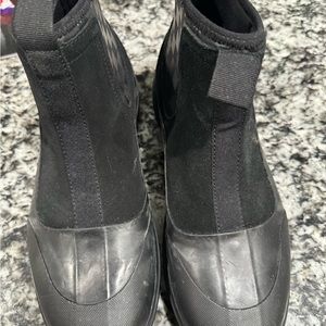 VANs checkered rubber boots